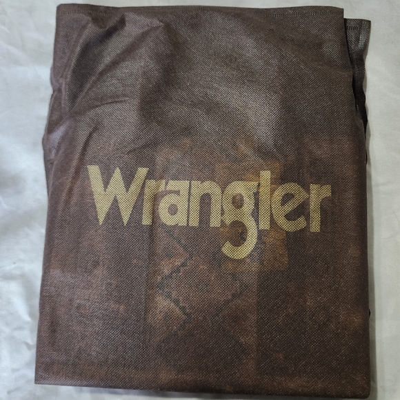 Wrangler Women's Aztec Print Crossbody Tote Bag. - Picture 5 of 7